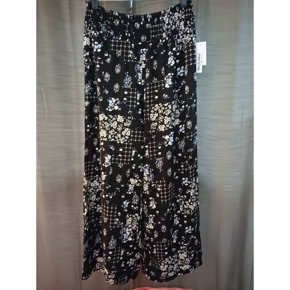 NWT Women's Wall Flower Black Floral Design Stretchy Comfortable Lounge Pants L